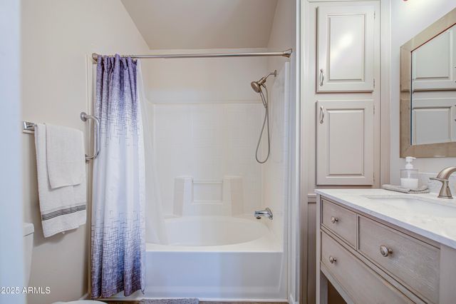 2208 W BASELINE Avenue 67, Apache Junction, AZ 85120