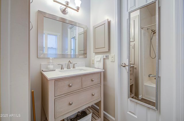 2208 W BASELINE Avenue 67, Apache Junction, AZ 85120