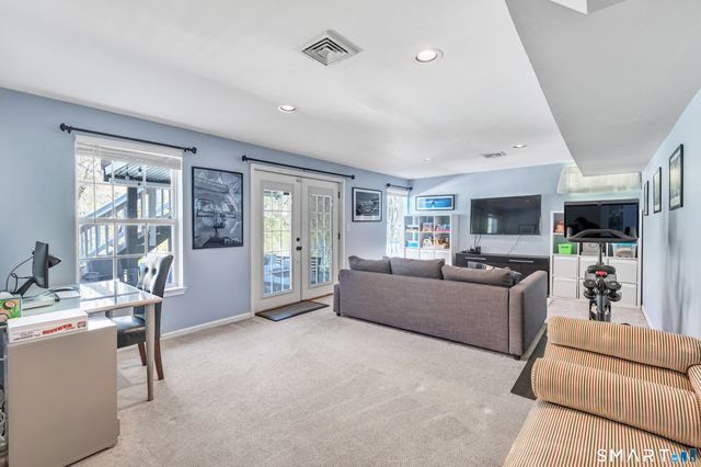 255 Acorn Lane, Milford, CT 06461