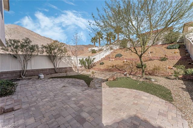 10748 CHICKASAW BEND Court, Las Vegas, NV 89129