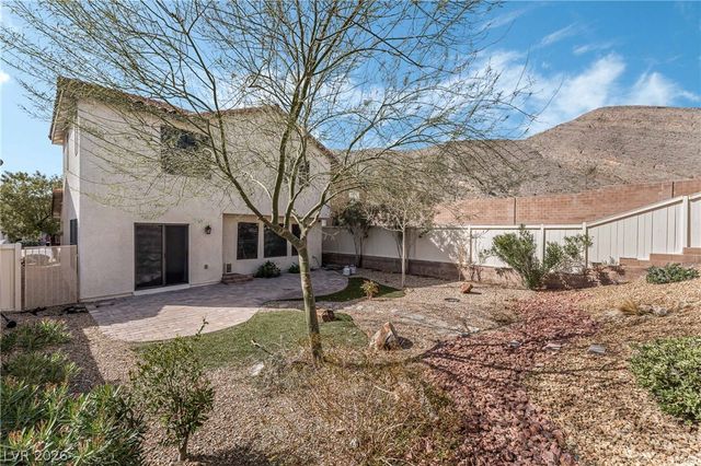 10748 CHICKASAW BEND Court, Las Vegas, NV 89129