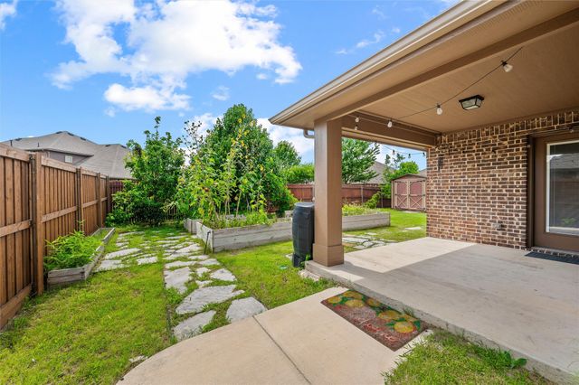 512 Carnation Lane, Mansfield, TX 76063