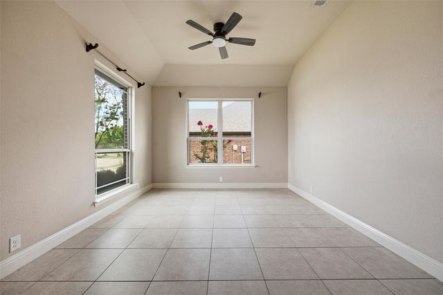 512 Carnation Lane, Mansfield, TX 76063