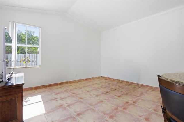 2160 NW 188th Ter, Pembroke Pines, FL 33029