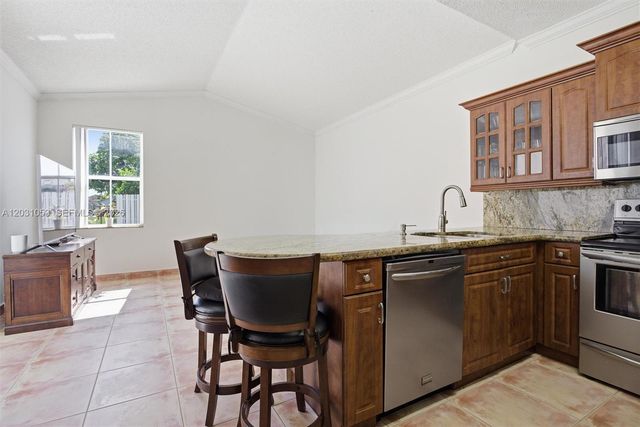 2160 NW 188th Ter, Pembroke Pines, FL 33029