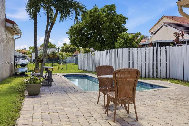 2160 NW 188th Ter, Pembroke Pines, FL 33029