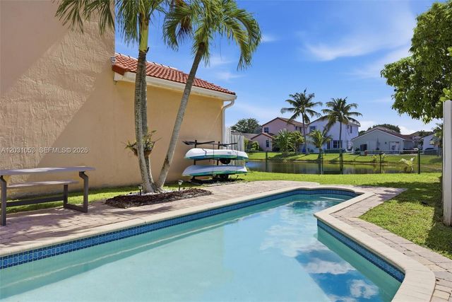 2160 NW 188th Ter, Pembroke Pines, FL 33029