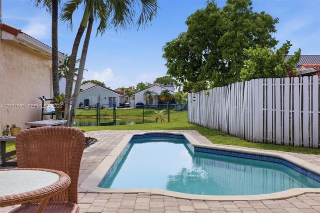 2160 NW 188th Ter, Pembroke Pines, FL 33029