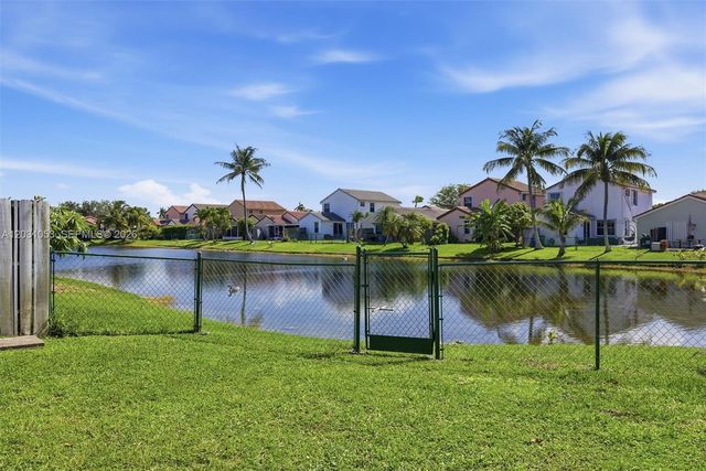 2160 NW 188th Ter, Pembroke Pines, FL 33029