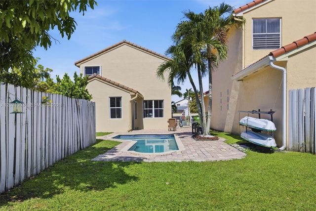 2160 NW 188th Ter, Pembroke Pines, FL 33029