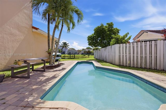 2160 NW 188th Ter, Pembroke Pines, FL 33029