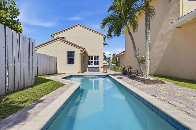 2160 NW 188th Ter, Pembroke Pines, FL 33029
