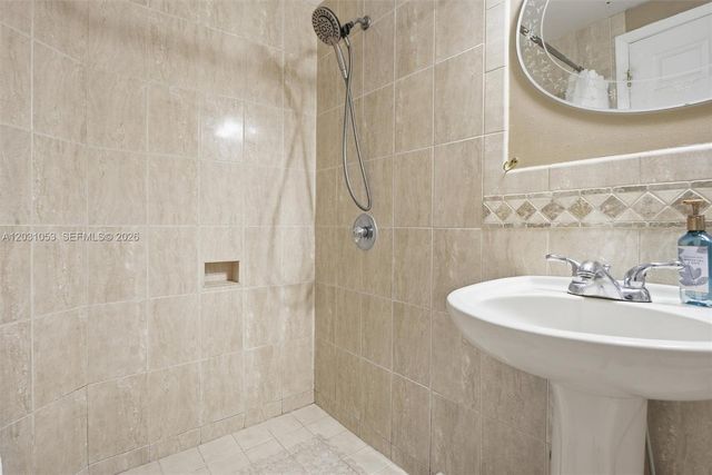 2160 NW 188th Ter, Pembroke Pines, FL 33029