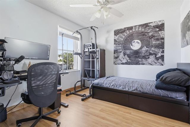 2160 NW 188th Ter, Pembroke Pines, FL 33029