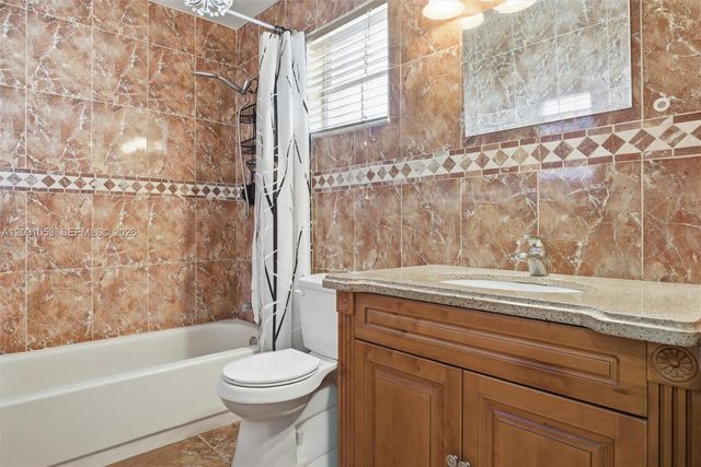 2160 NW 188th Ter, Pembroke Pines, FL 33029