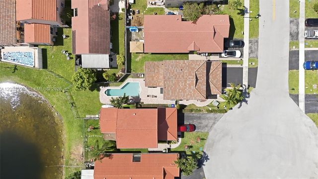 2160 NW 188th Ter, Pembroke Pines, FL 33029