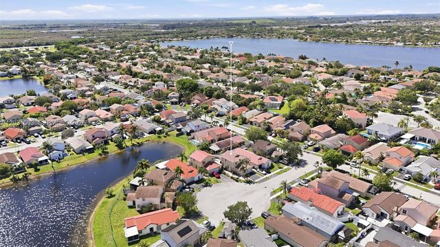 2160 NW 188th Ter, Pembroke Pines, FL 33029