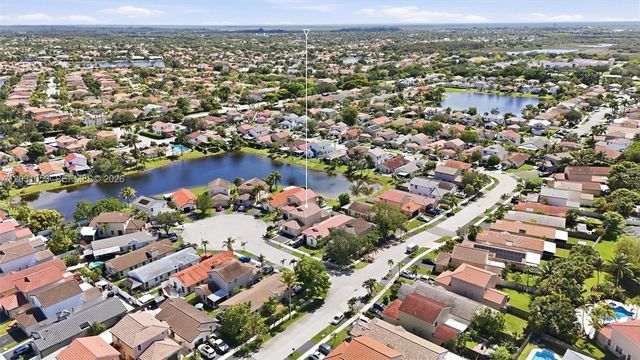 2160 NW 188th Ter, Pembroke Pines, FL 33029
