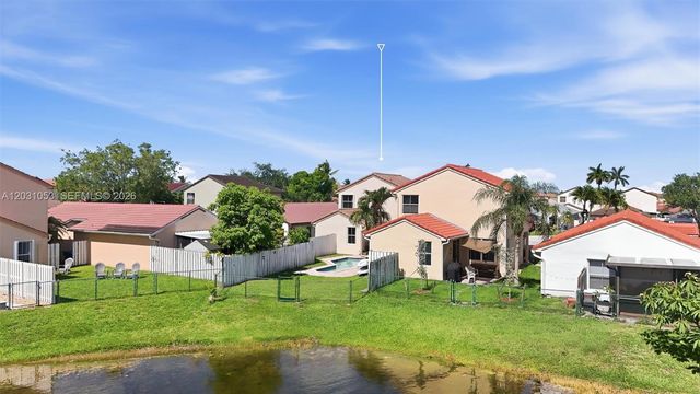 2160 NW 188th Ter, Pembroke Pines, FL 33029