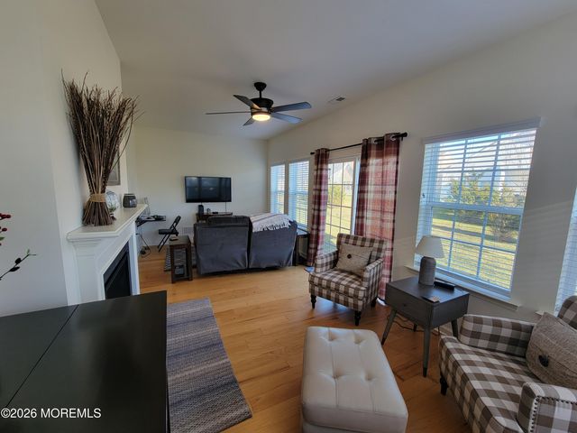 15 Sunrise Lane, Barnegat, NJ 08005