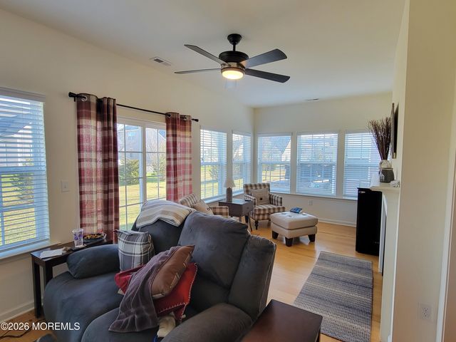 15 Sunrise Lane, Barnegat, NJ 08005