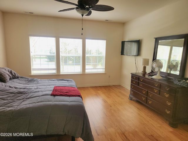 15 Sunrise Lane, Barnegat, NJ 08005