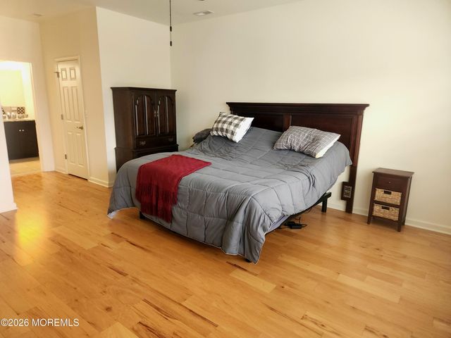 15 Sunrise Lane, Barnegat, NJ 08005