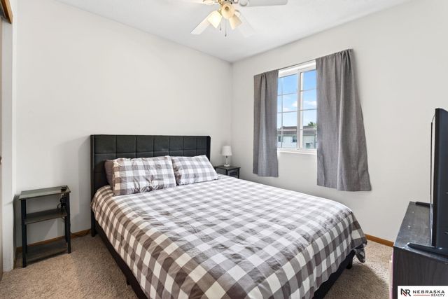 1201 Devon Drive, Papillion, NE 68046