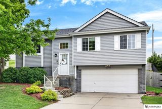 1201 Devon Drive, Papillion, NE 68046