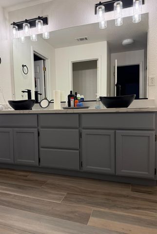 322 Culbertson Dr, Lodi, CA 95240