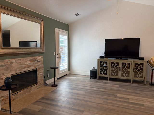 322 Culbertson Dr, Lodi, CA 95240