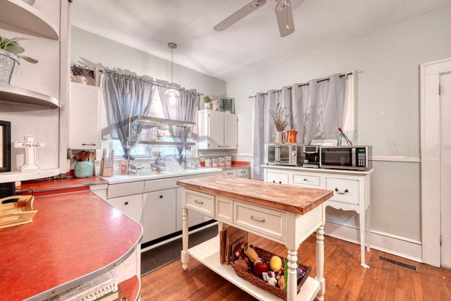 32 Aquone Road, Andrews, NC 28901