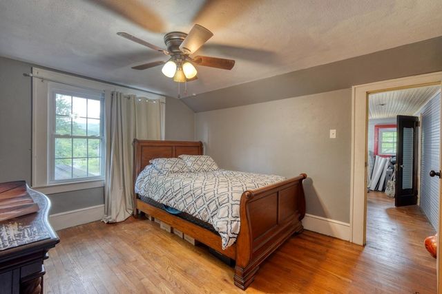 32 Aquone Road, Andrews, NC 28901