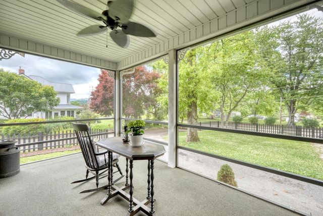 32 Aquone Road, Andrews, NC 28901