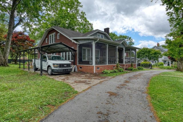 32 Aquone Road, Andrews, NC 28901