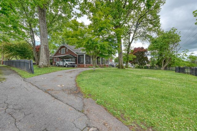 32 Aquone Road, Andrews, NC 28901