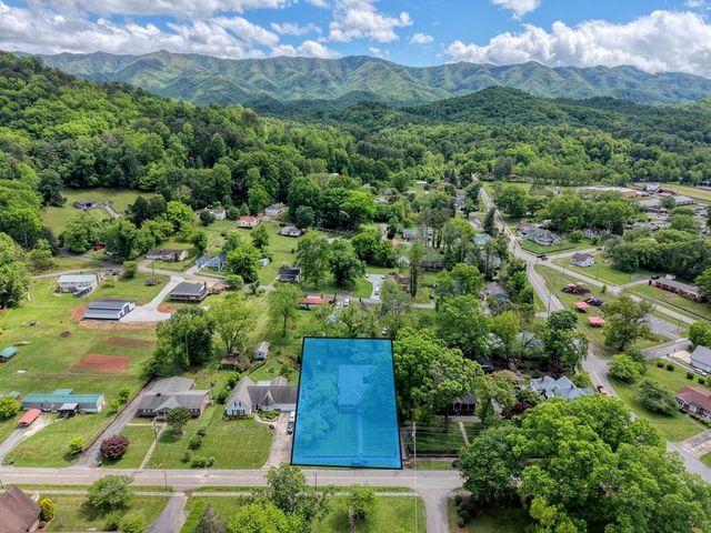 32 Aquone Road, Andrews, NC 28901