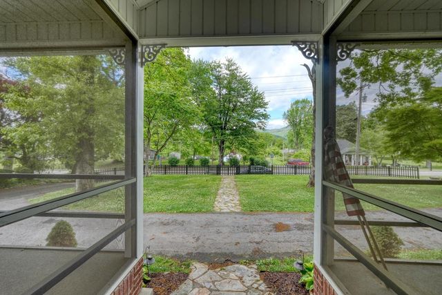 32 Aquone Road, Andrews, NC 28901