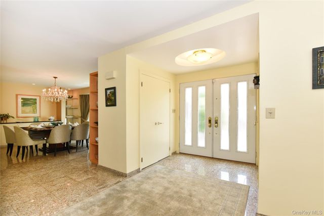 3 Joy Drive, Manhasset Hills, NY 11040
