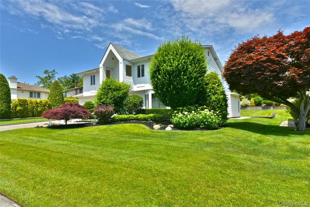 3 Joy Drive, Manhasset Hills, NY 11040