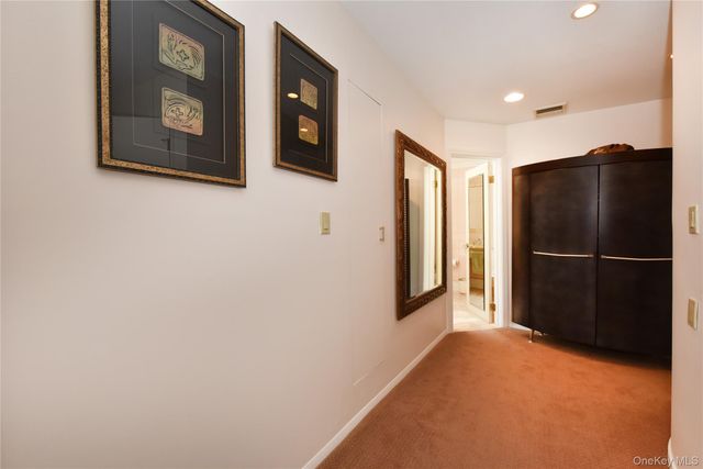 3 Joy Drive, Manhasset Hills, NY 11040