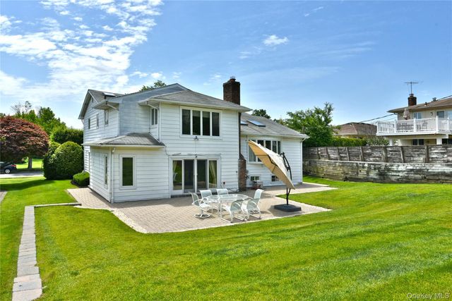 3 Joy Drive, Manhasset Hills, NY 11040