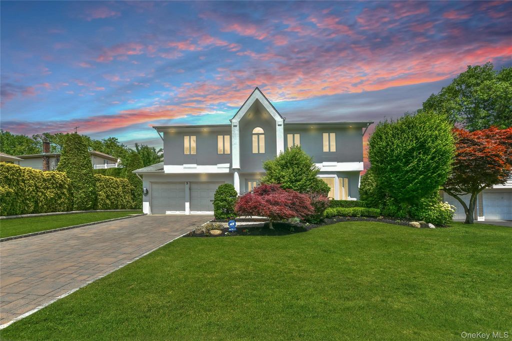 3 Joy Drive, Manhasset Hills, NY 11040