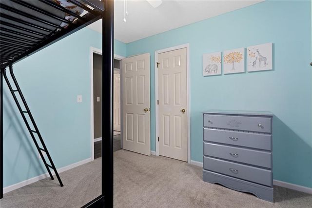 8817 NE 75th Street, Kansas City, MO 64158