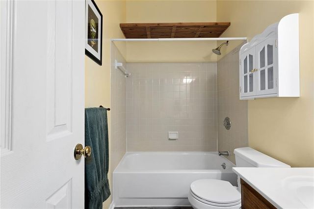 8817 NE 75th Street, Kansas City, MO 64158