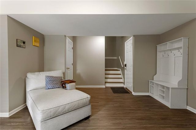 8817 NE 75th Street, Kansas City, MO 64158