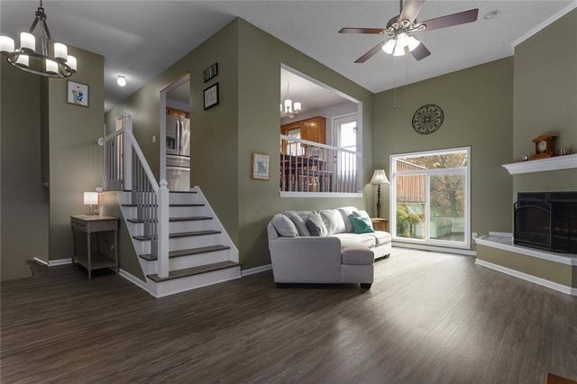 8817 NE 75th Street, Kansas City, MO 64158