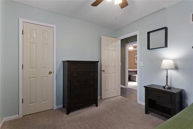 8817 NE 75th Street, Kansas City, MO 64158