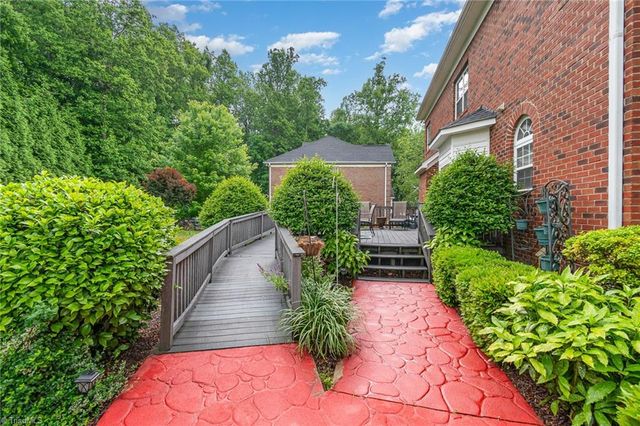 221 Oakmont Park Court, Kernersville, NC 27284