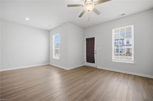 1520 Auckland CT, Newport News, VA 23608